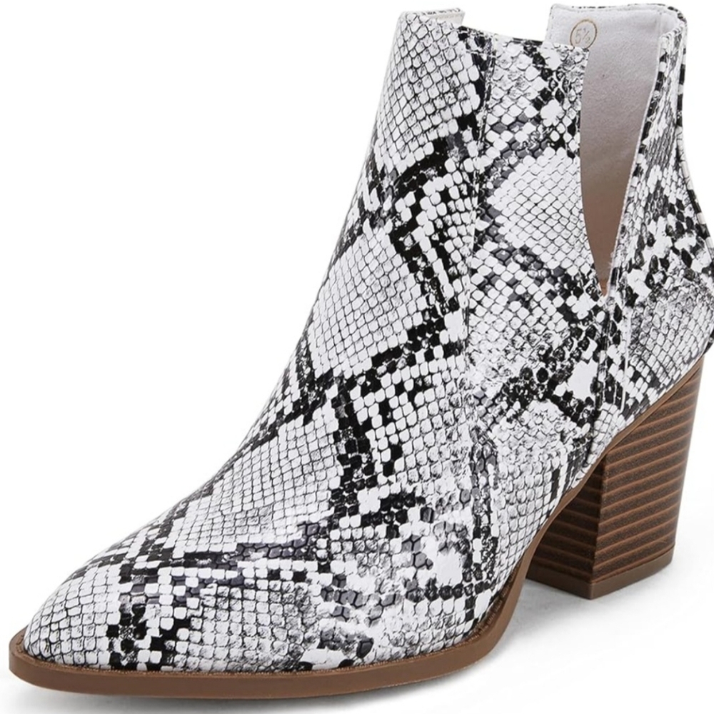 Fisace Snake booties NWB